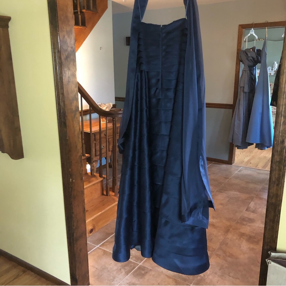 Gown - Picture 2 of 3